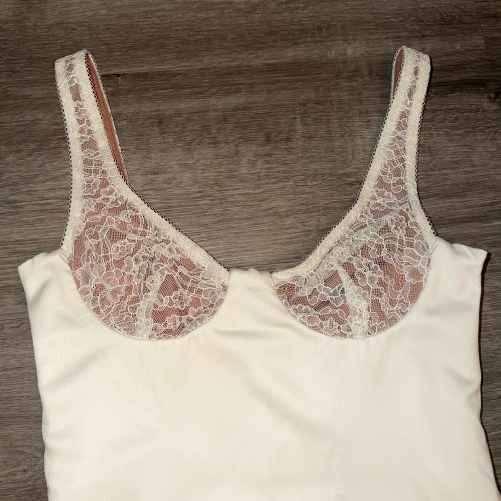 House of CB Cassandra Ivory satin and Lace mini dress - Picture 15 of 16
